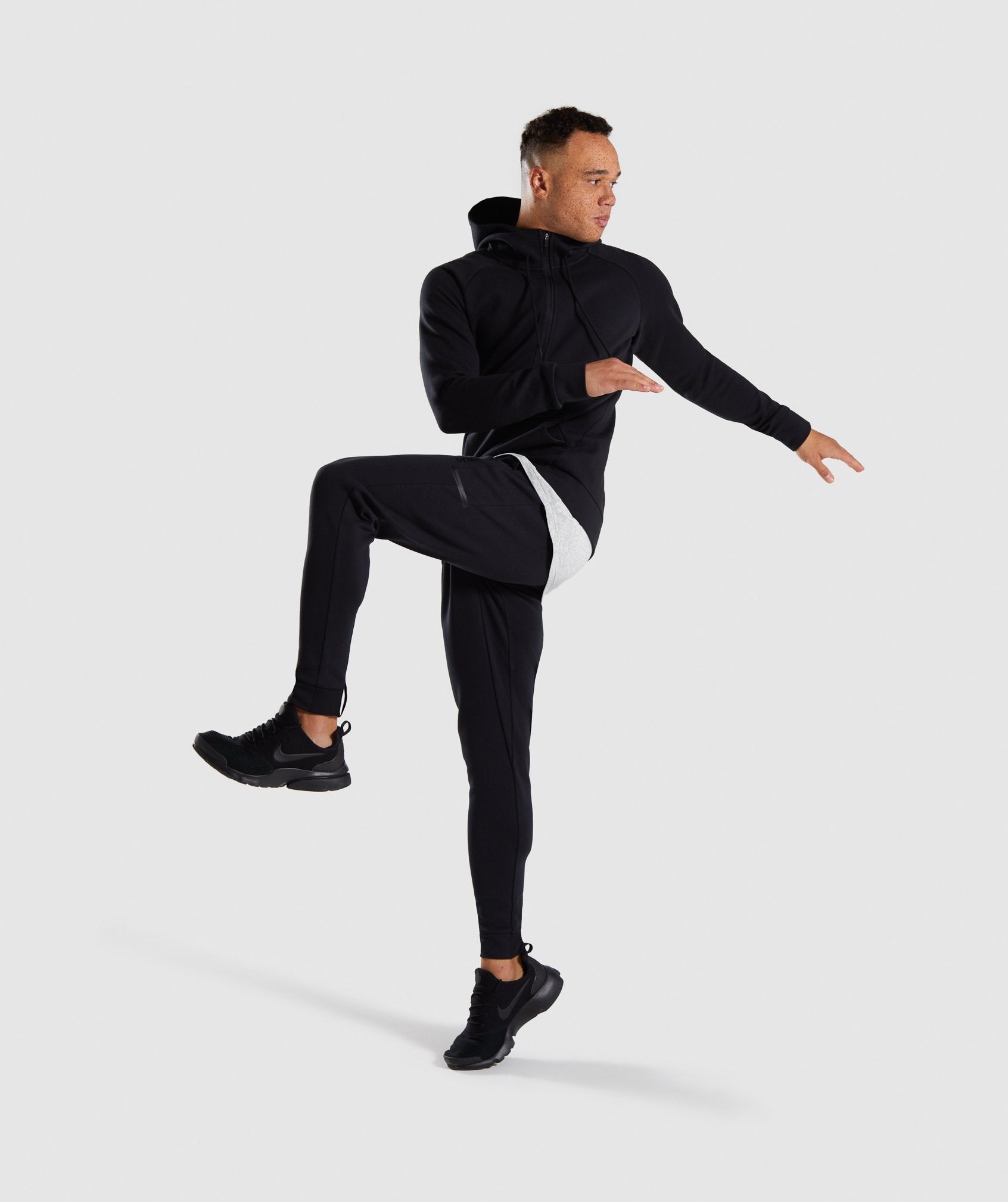 Ultra Pullover in Black - view 4