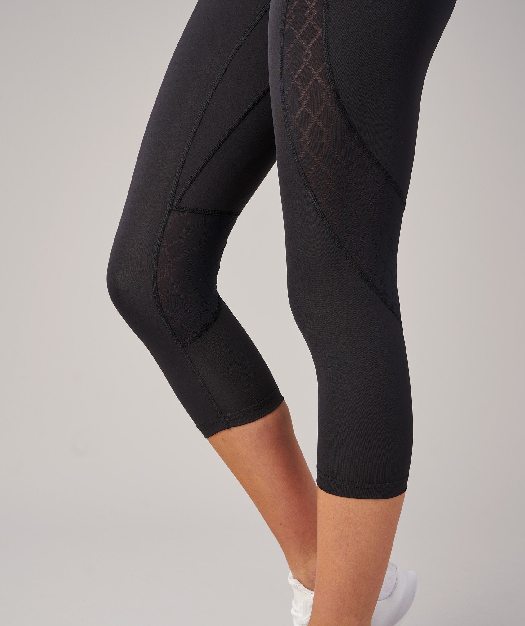 Fusion Cropped Leggings 2.0 in Black - view 6