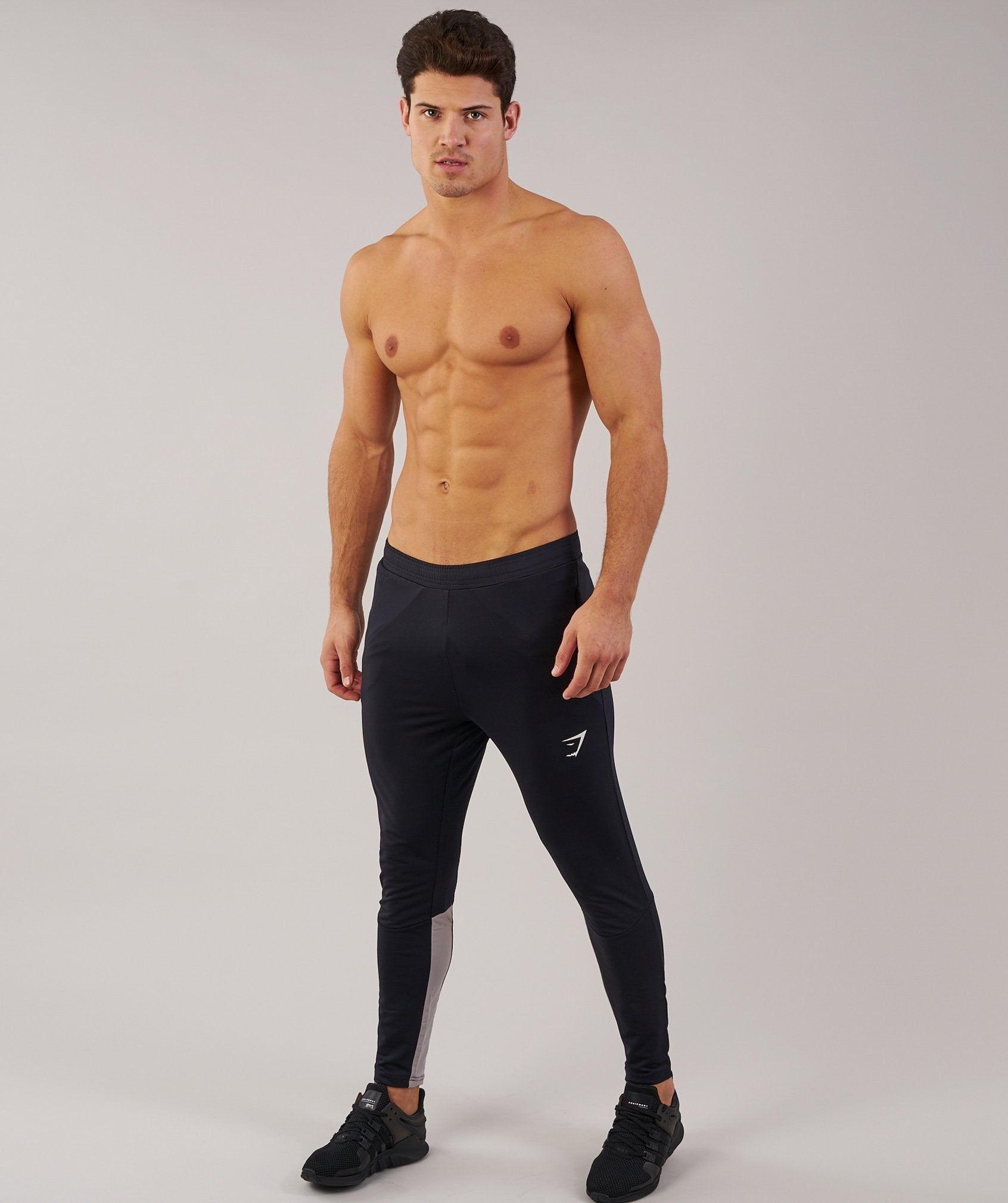 Reactive Training Bottoms in Black/Light Grey - view 4