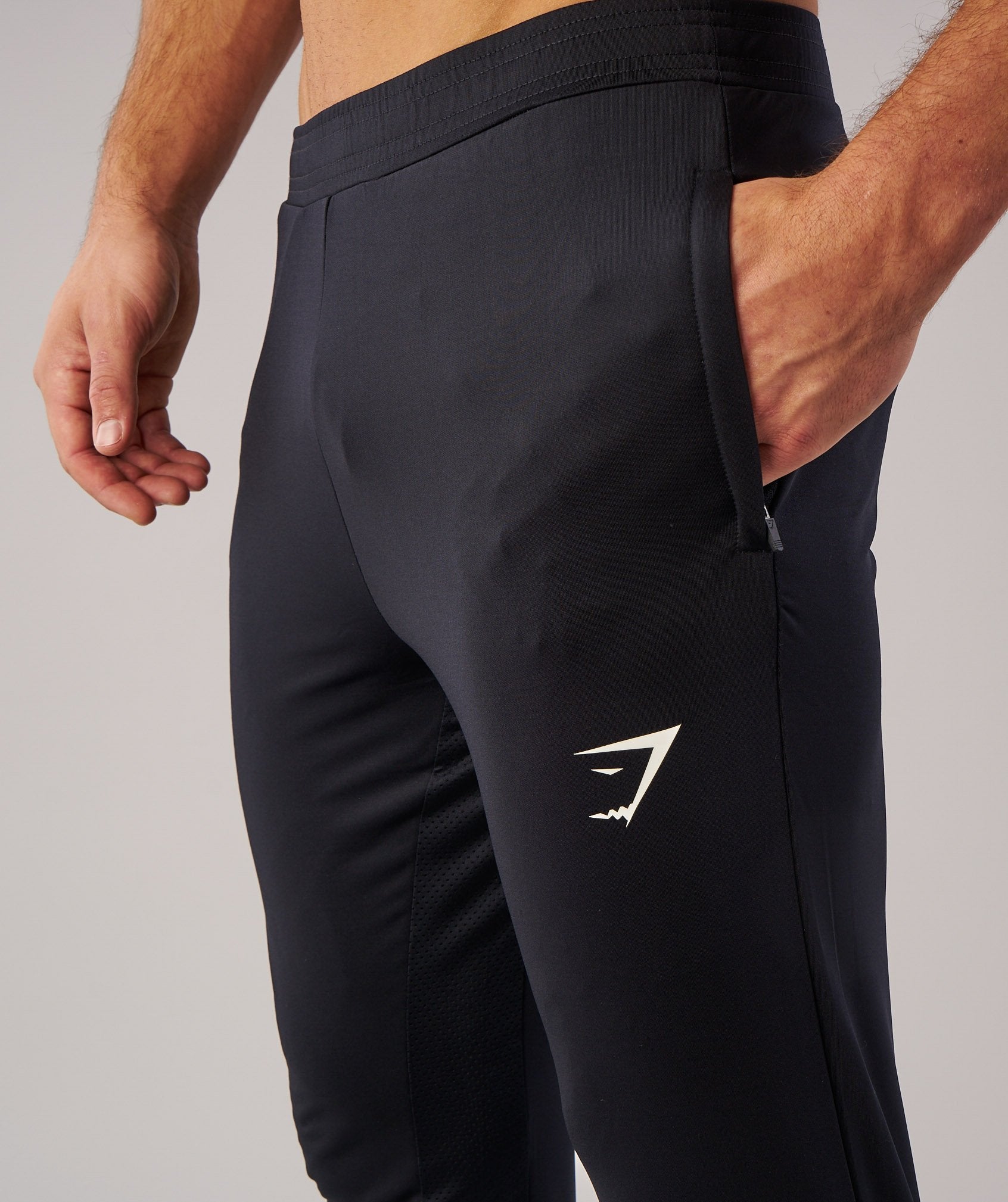 Reactive Training Bottoms in Black/Light Grey - view 5