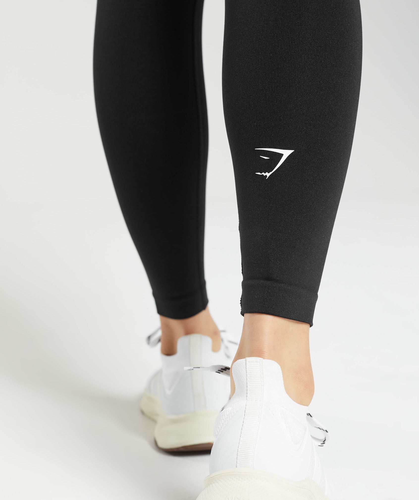 Apex Limit Seamless Leggings in Black - view 9