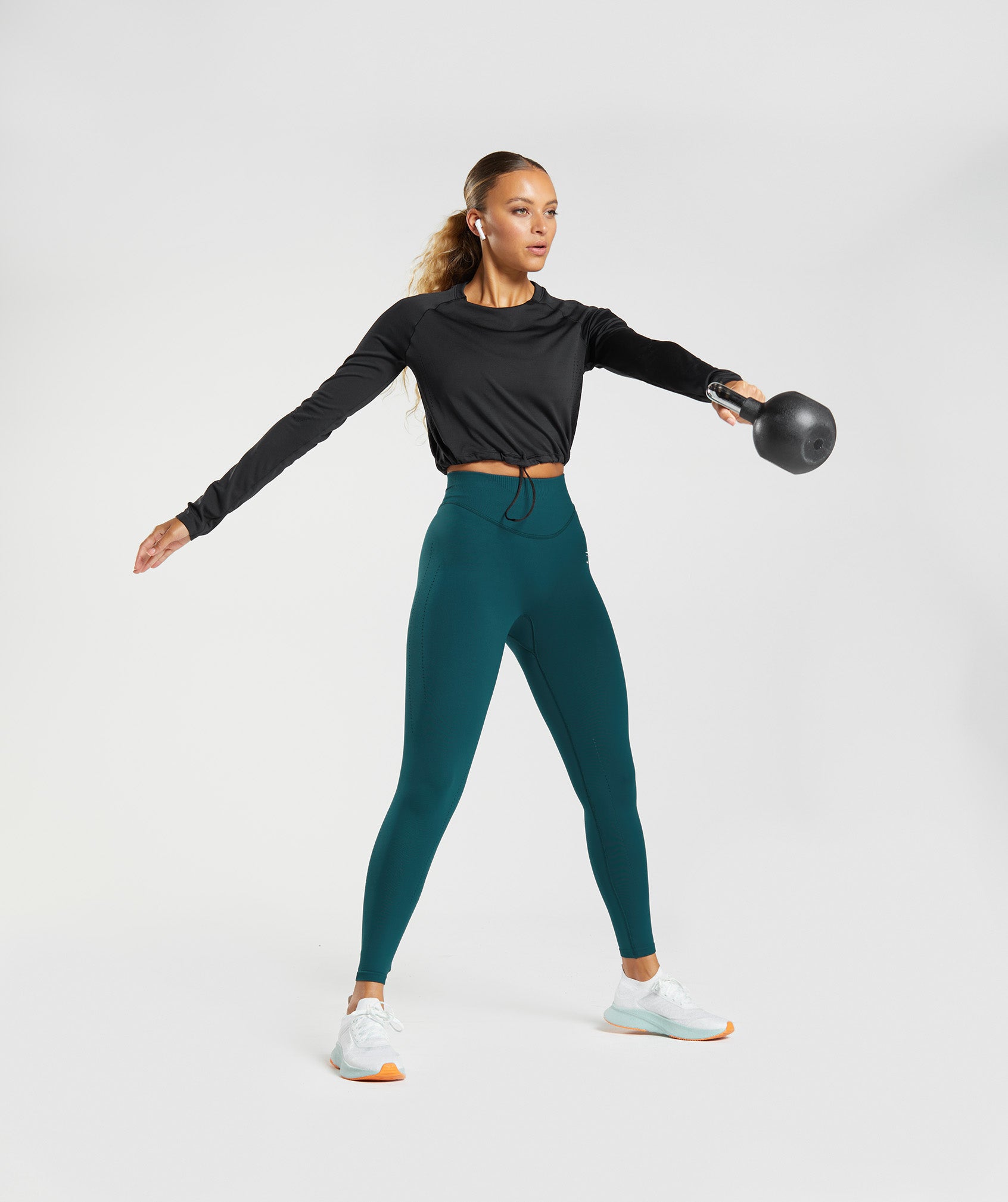 Sweat Seamless Long Sleeve Crop Top in Black - view 4