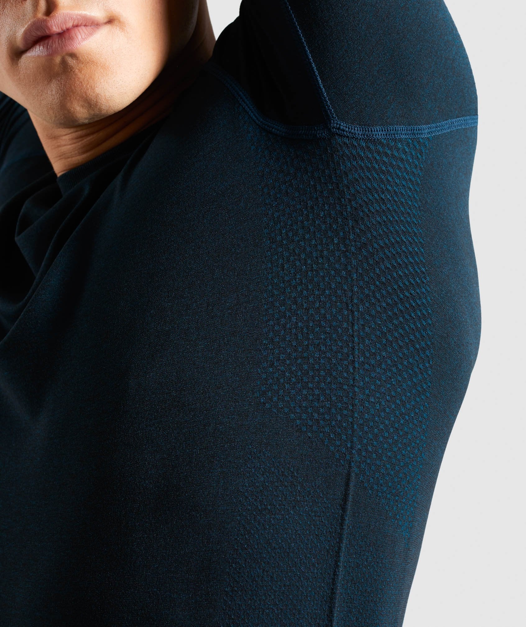 Define Seamless Long Sleeve T-Shirt in Blue - view 5