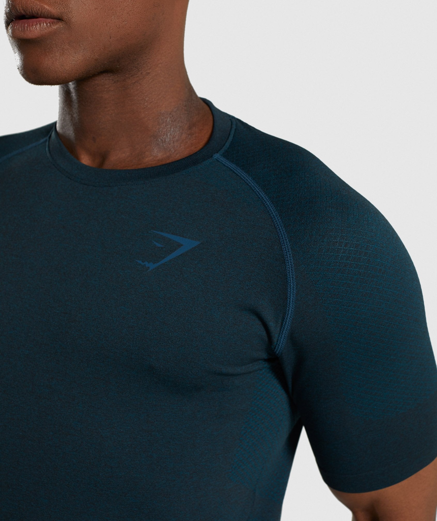 Define Seamless T-Shirt in Blue - view 5