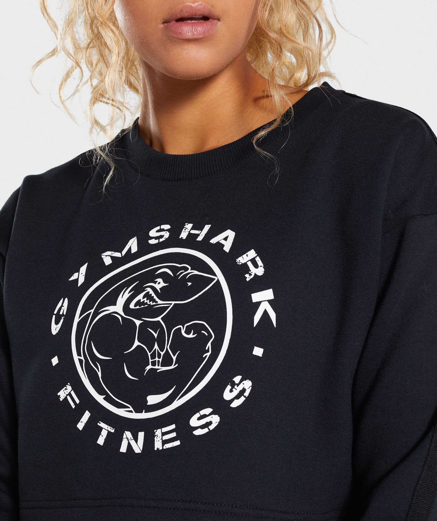 Legacy Fitness Sweater in Black