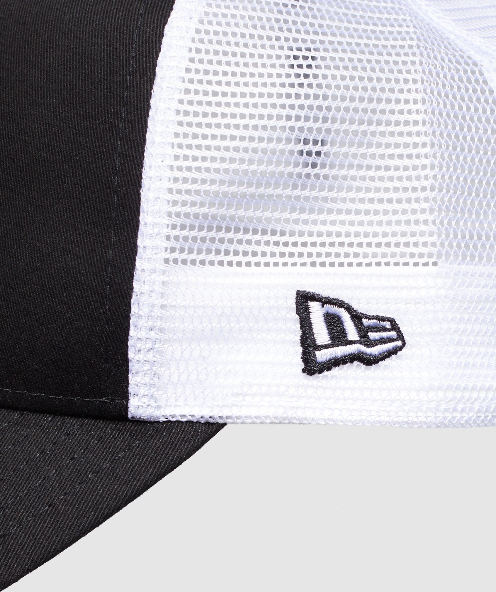 New Era Mesh Trucker in Black/White - view 4