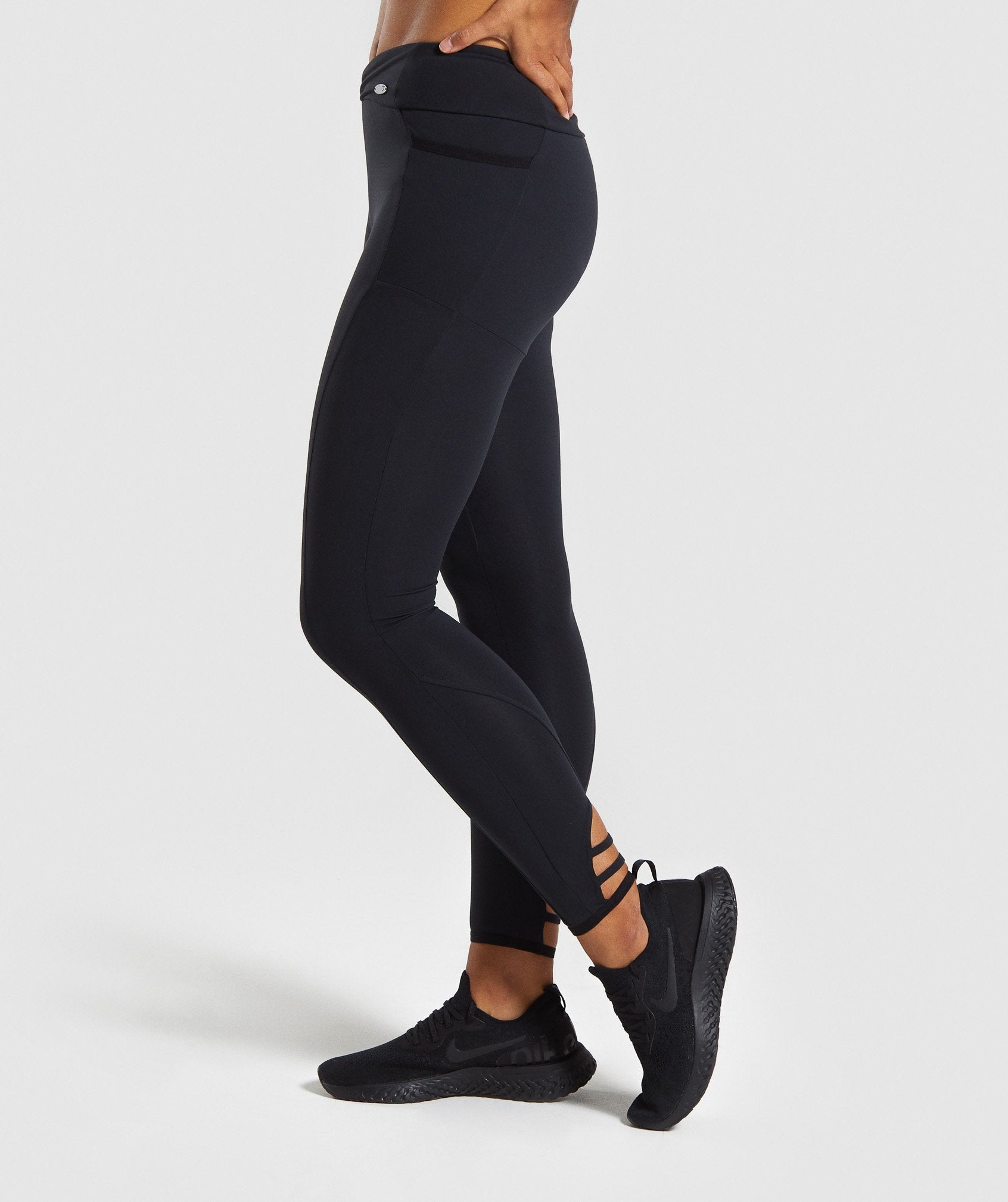 Poise Leggings in Black - view 3