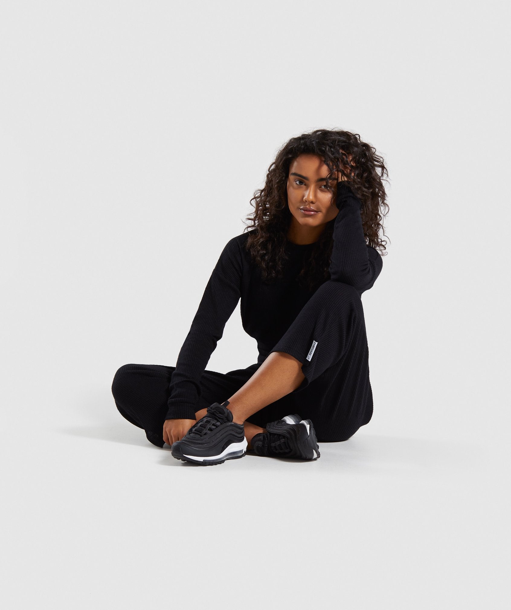 Relaxed Joggers in Black - view 5