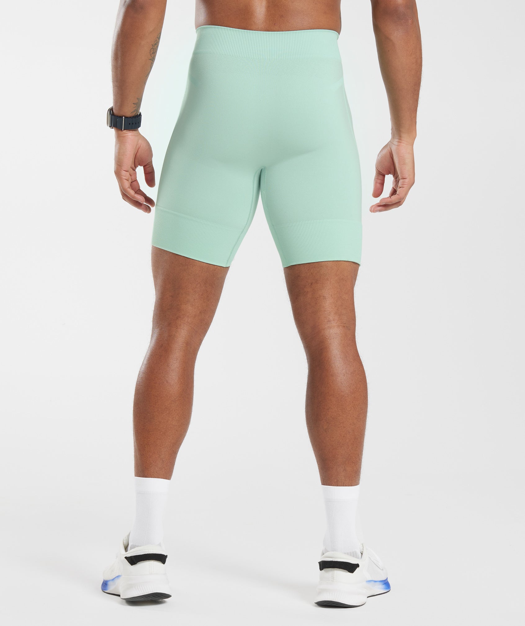 Running Seamless 7" Shorts in Pastel Green - view 2