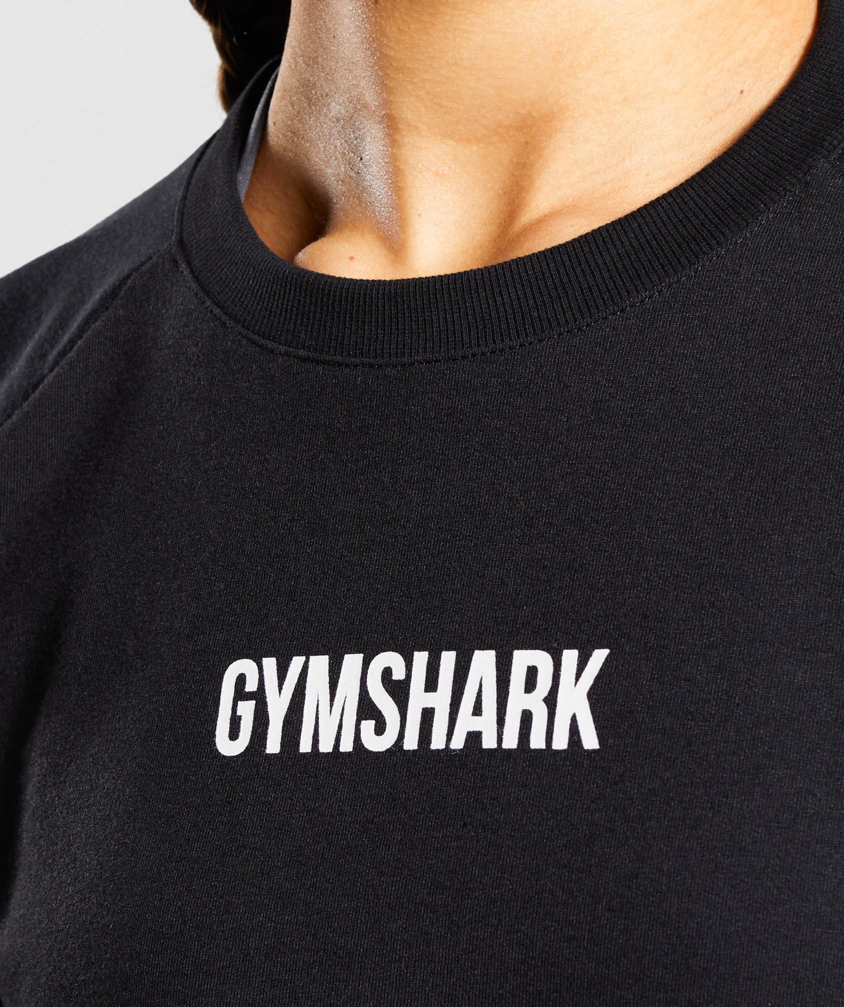Gymshark Training Cropped Sweater - Black Image D2