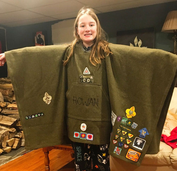 Patch cape / poncho girl guides, patch collector