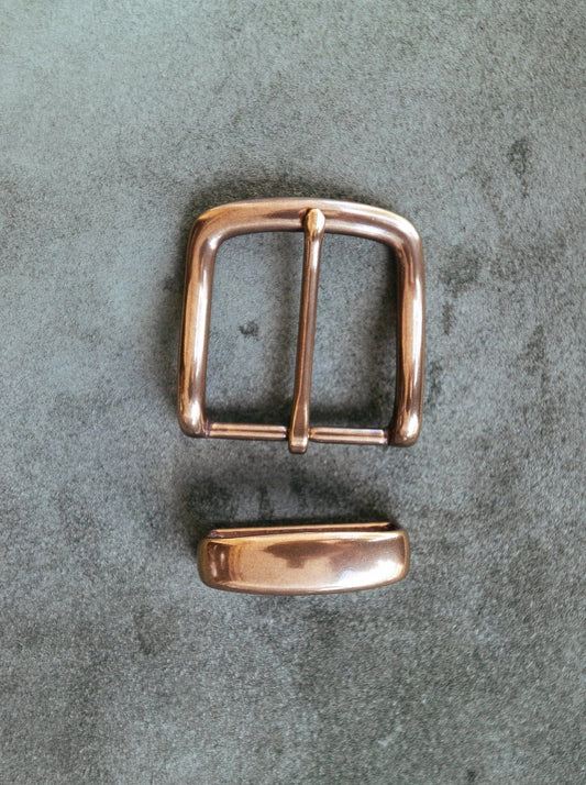 https://cdn.shopify.com/s/files/1/0185/5616/products/the-real-mccaul-leathergoods-buckle-solid-brass-belt-buckle-set-38mm-antique-australian-made-australian-owned-28815629844559.jpg?v=1655264542&width=533