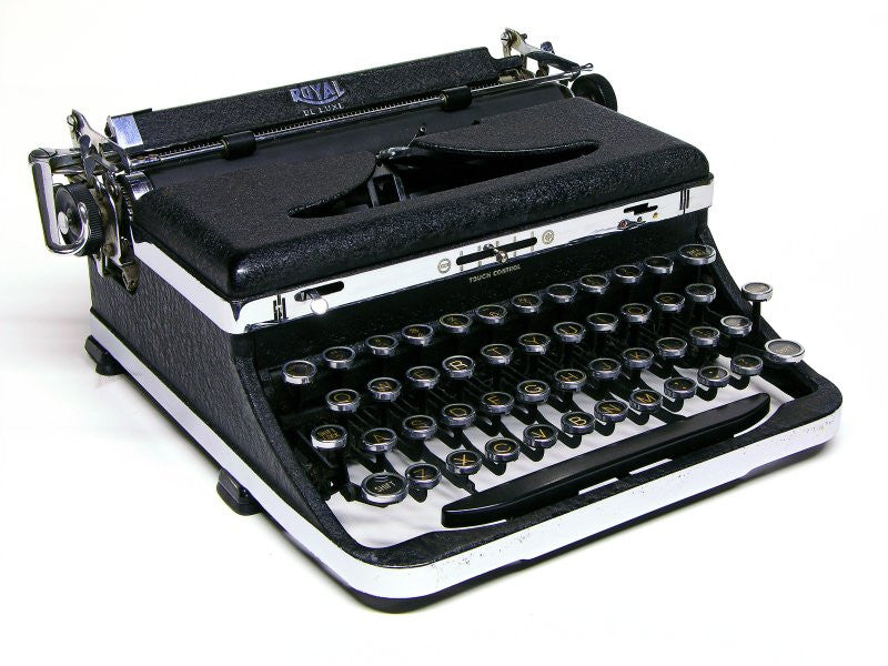 electronic typewriter with usb port