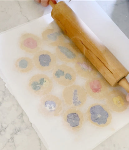 rolling pin with cookies