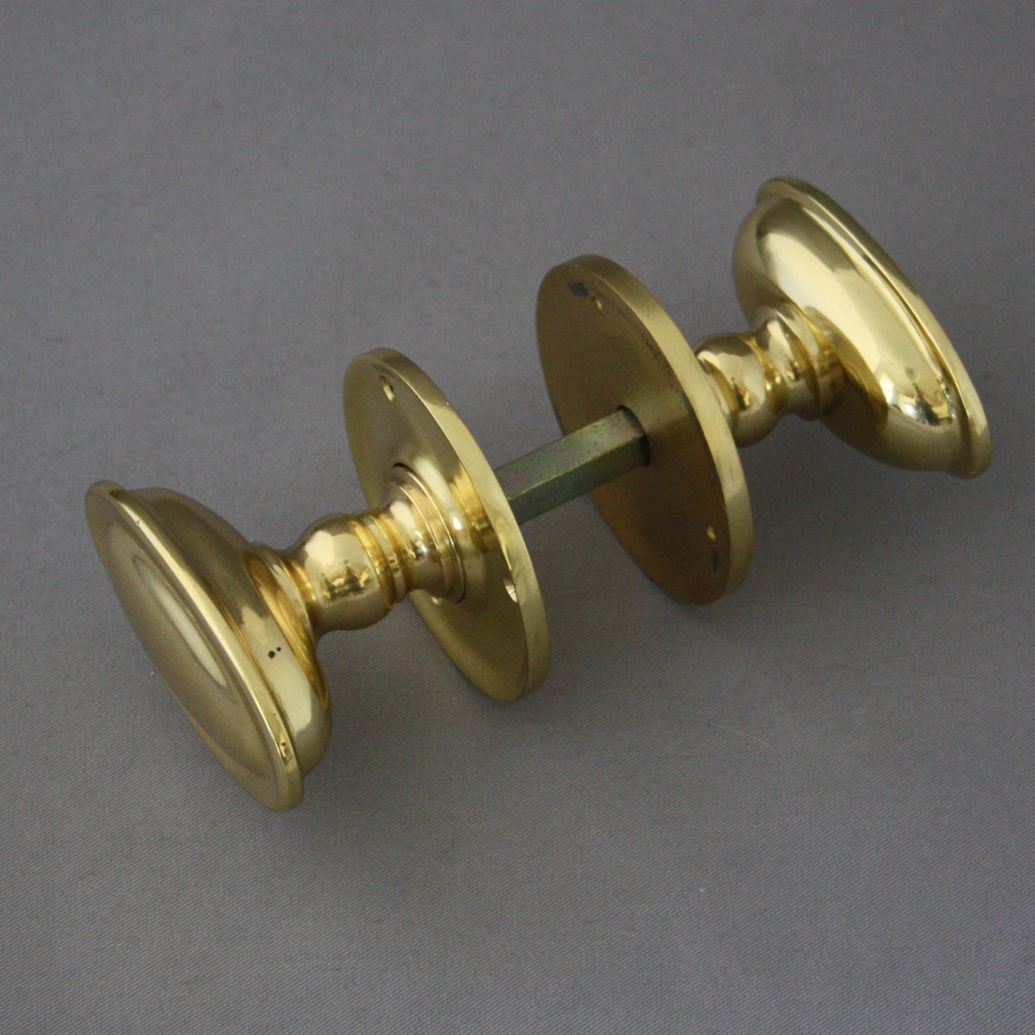 Edwardian Brass Oval Door Knobs 1498x1498 ?v=1461923990