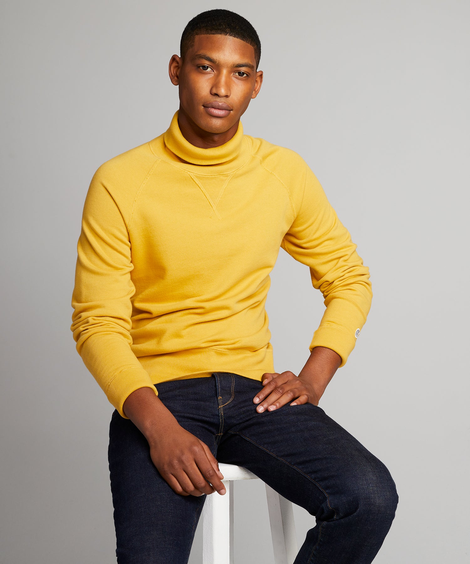 Lightweight Turtleneck Sweatshirt in 