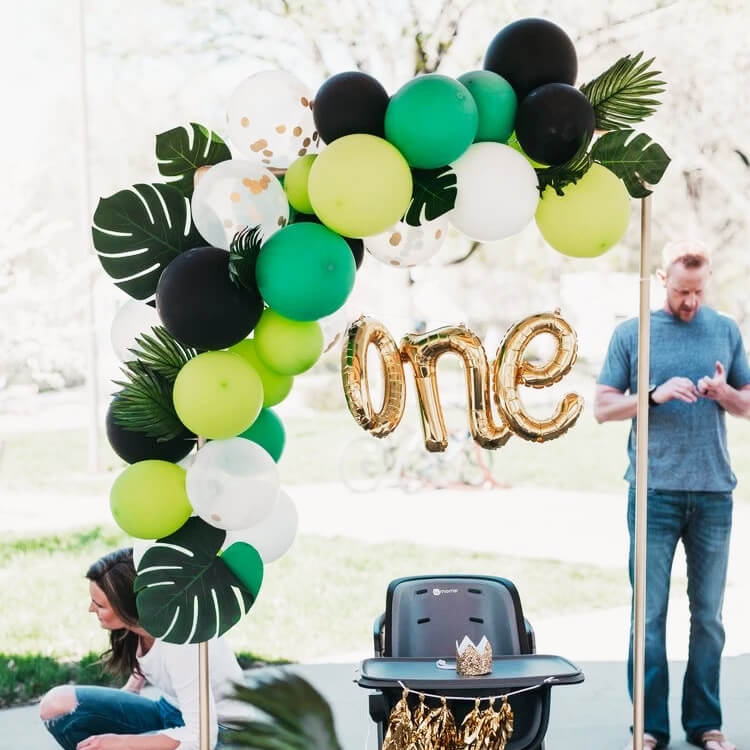 balloons and party decor