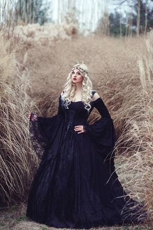 Gothic Black Gwendolyn Velvet and Lace Gown – Romantic Threads