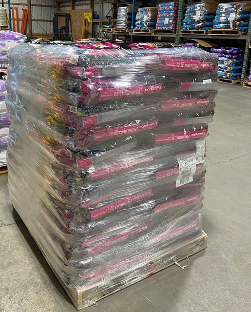 how many bags of dog food are on a pallet