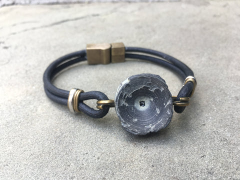 Vertebracelet using shark vertebra 