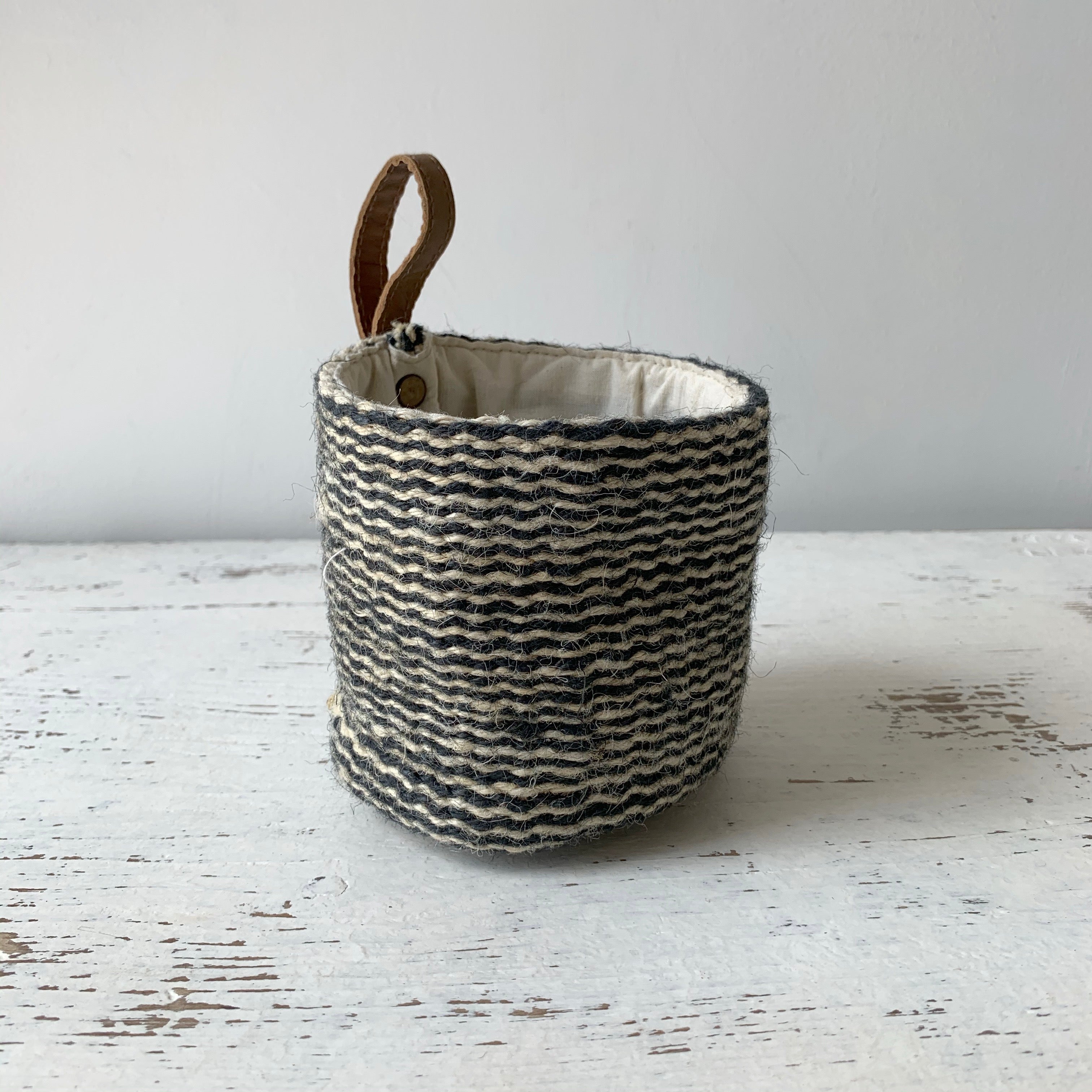 Round Jute Wall Basket – Trove Warehouse