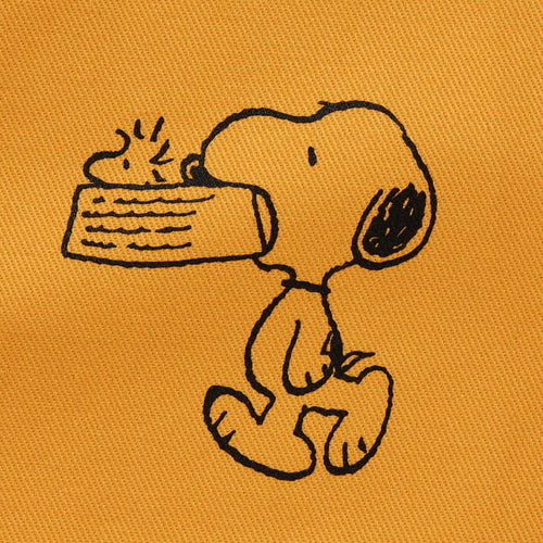 https://cdn.shopify.com/s/files/1/0187/0608/files/Peanuts-Woodstock-_-Snoopy-Essential-Apron-6_a74475ba-6809-42f7-ba46-204214f1b44c_500x500.progressive.jpg?v=1696894812