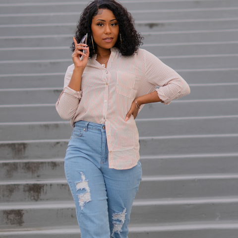 MOM JEANS: Outfit Ideas + How To Style 