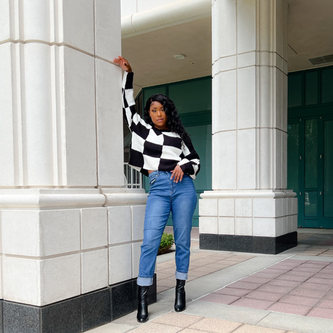 black and white checkered sweater, high waist mom jeans 