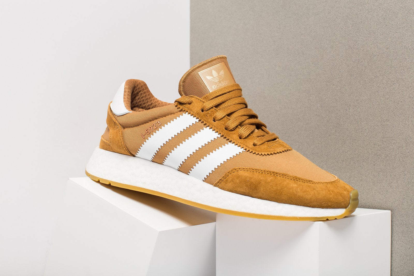 adidas iniki mesa