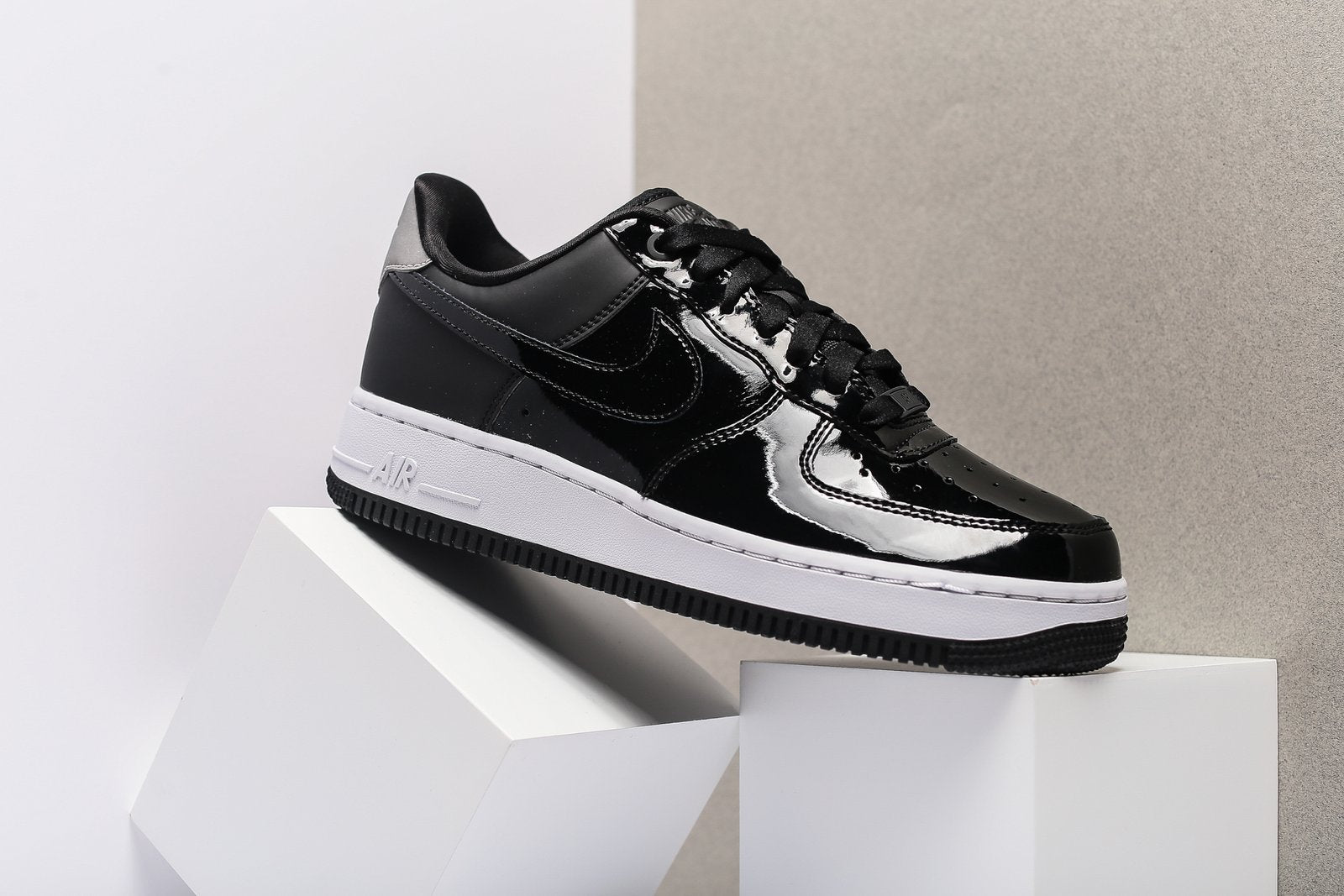 NIKE WOMENS AIR FORCE 1 '07 SE PRM 