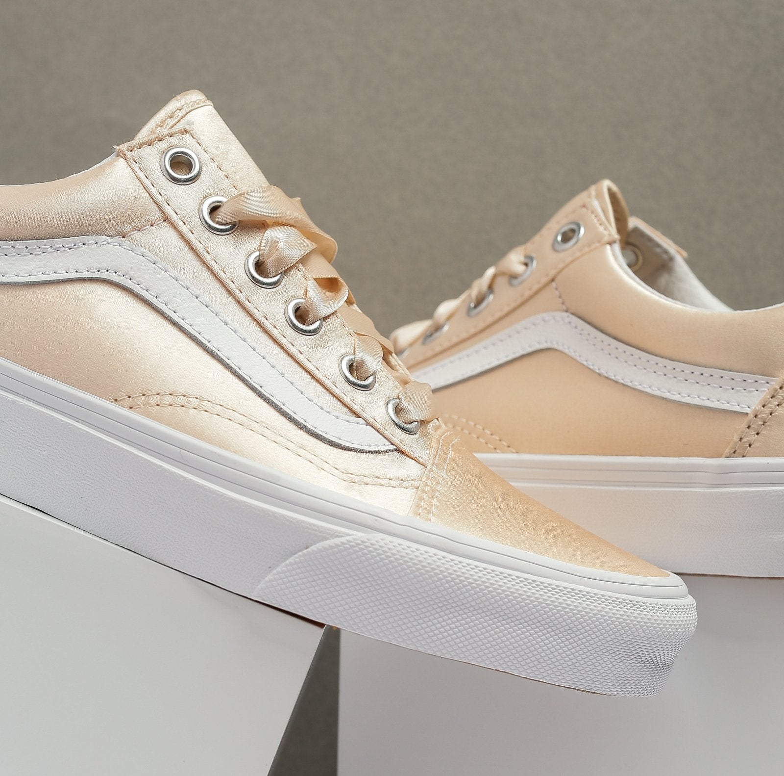 vans satin lux old skool sneaker