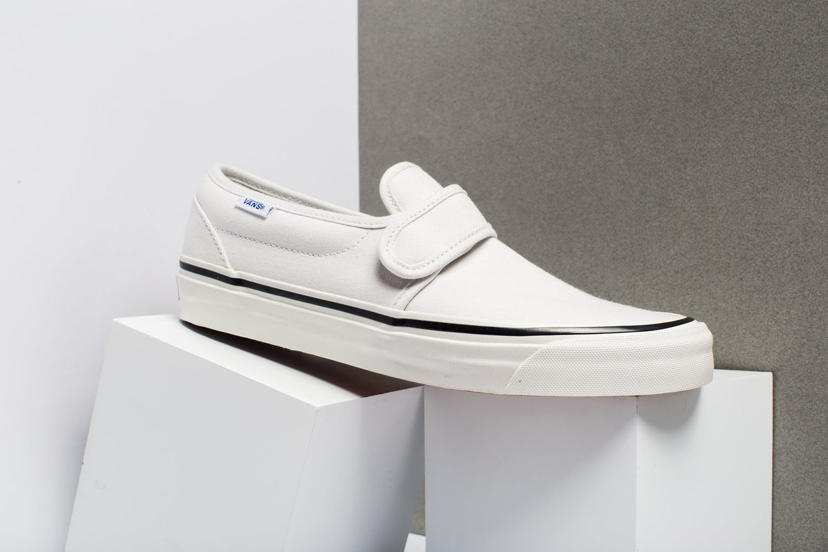 vans slip on v dx