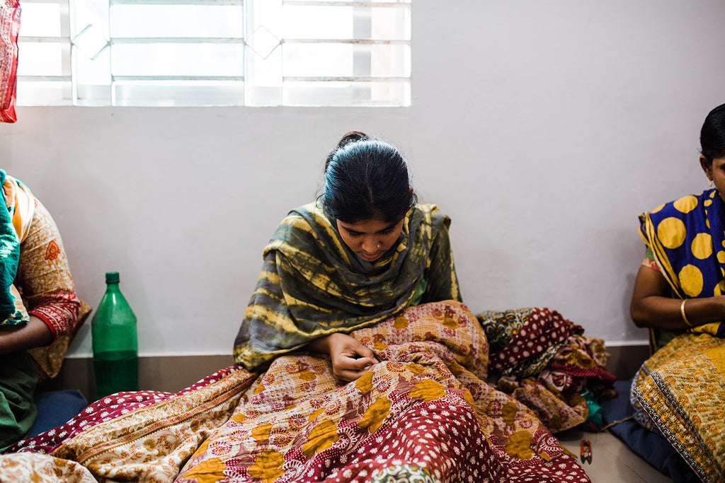 Femme artisan chez Basha Boutique, Bangladesh
