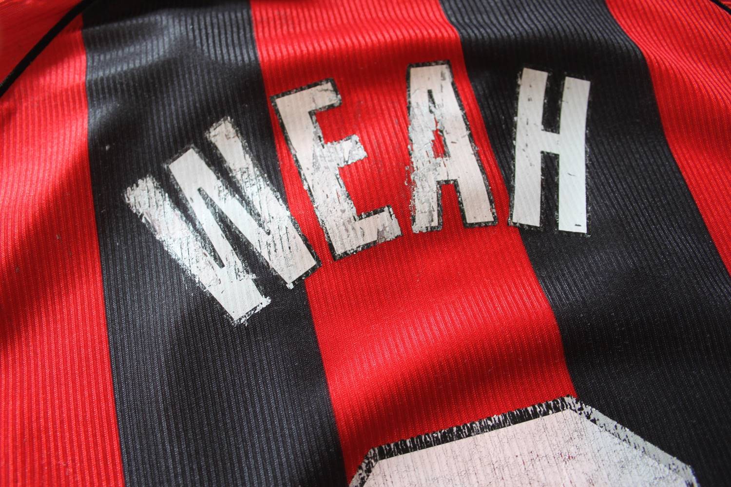 1998/99 AC Milan Home Football Shirt Weah #9 (M)