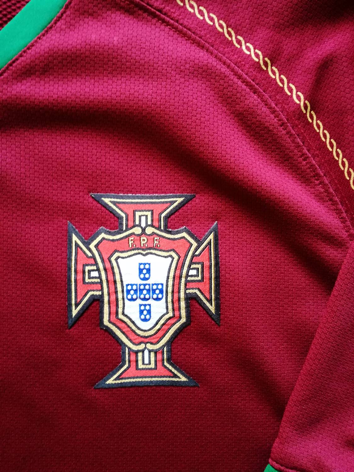 2006/07 Portugal Home Football Shirt (XL)