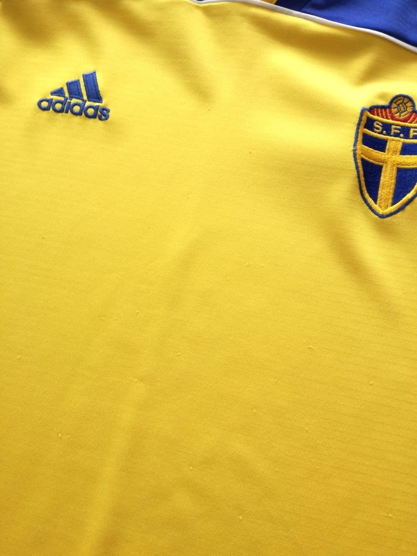 2000/01 Sweden Home Football Shirt (XL)