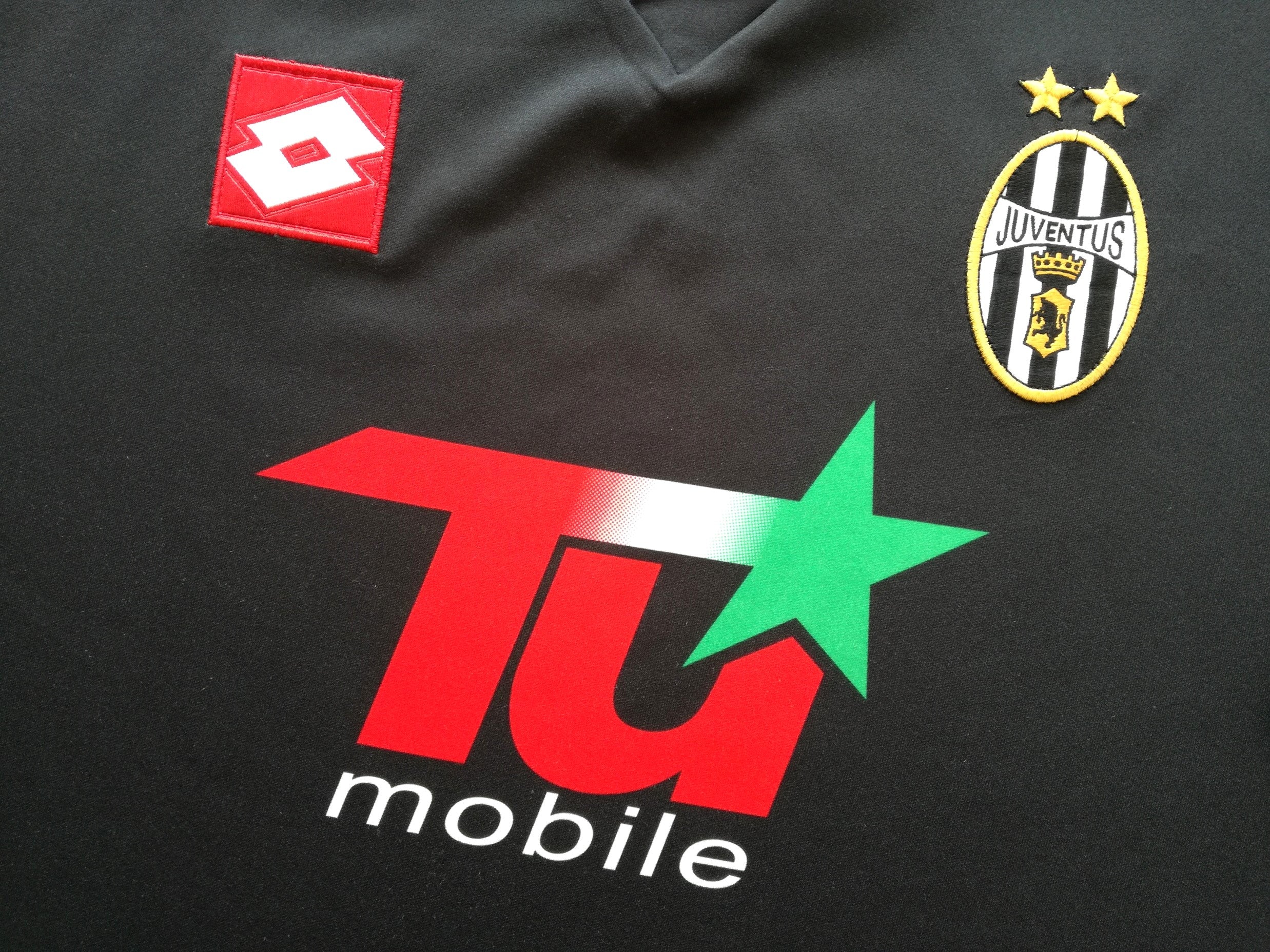 2001/02 Juventus Away European Football Shirt (L)