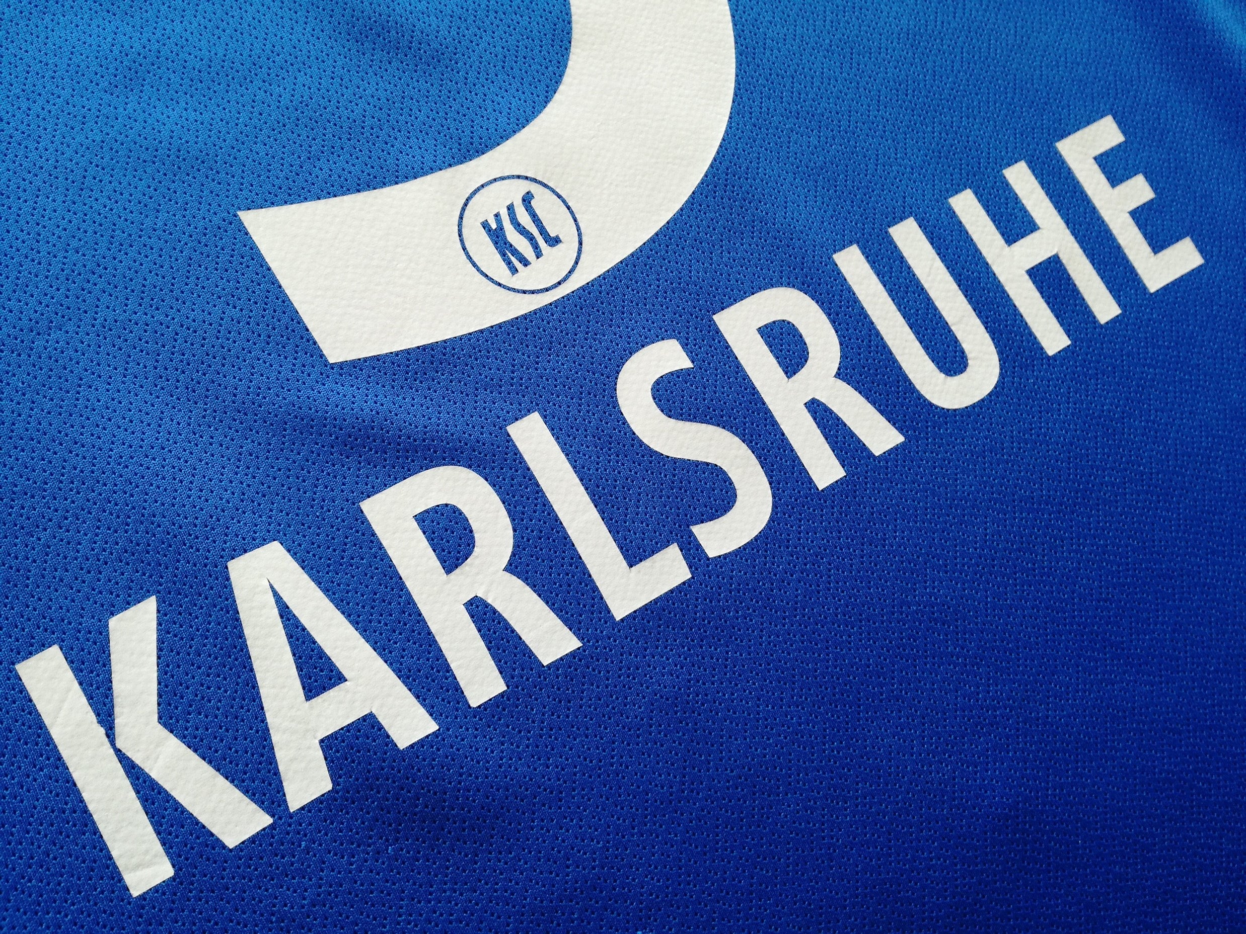 2004/05 Karlsruher Home Football Shirt Eggimann #5 (XL)