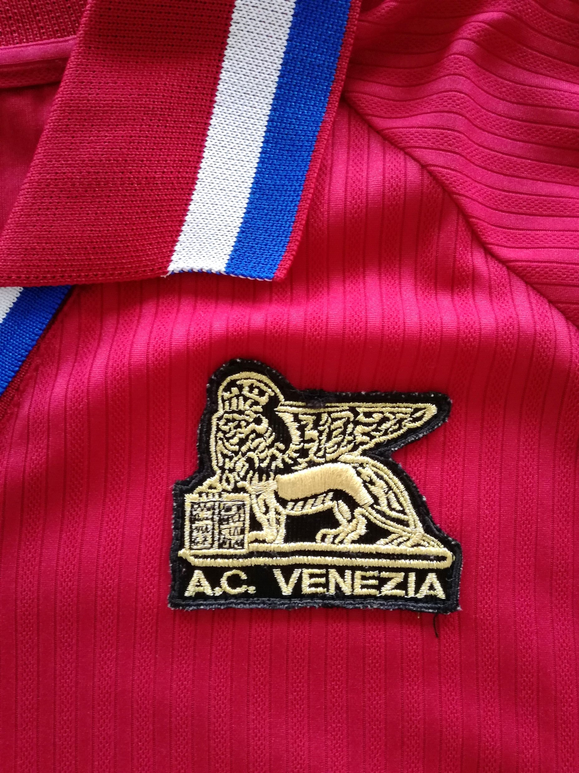 2002/03 Venezia 3rd Football Shirt. (XL)