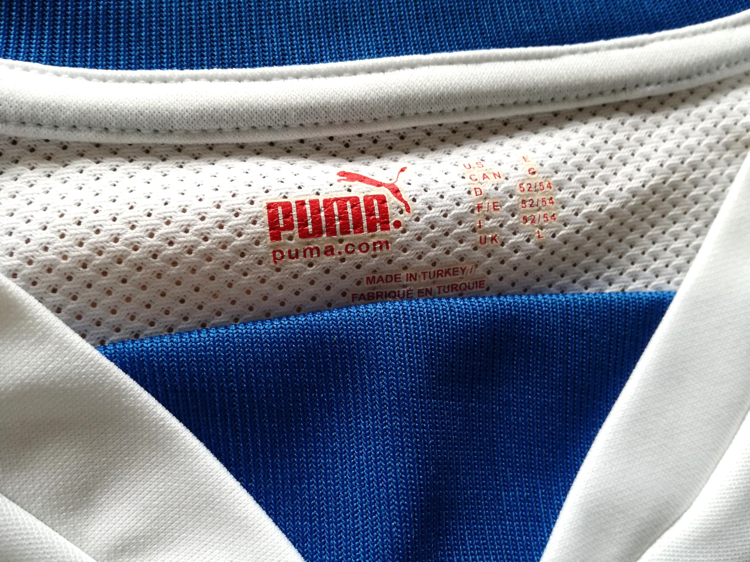 2008/09 Reading Home Football Shirt. (L)