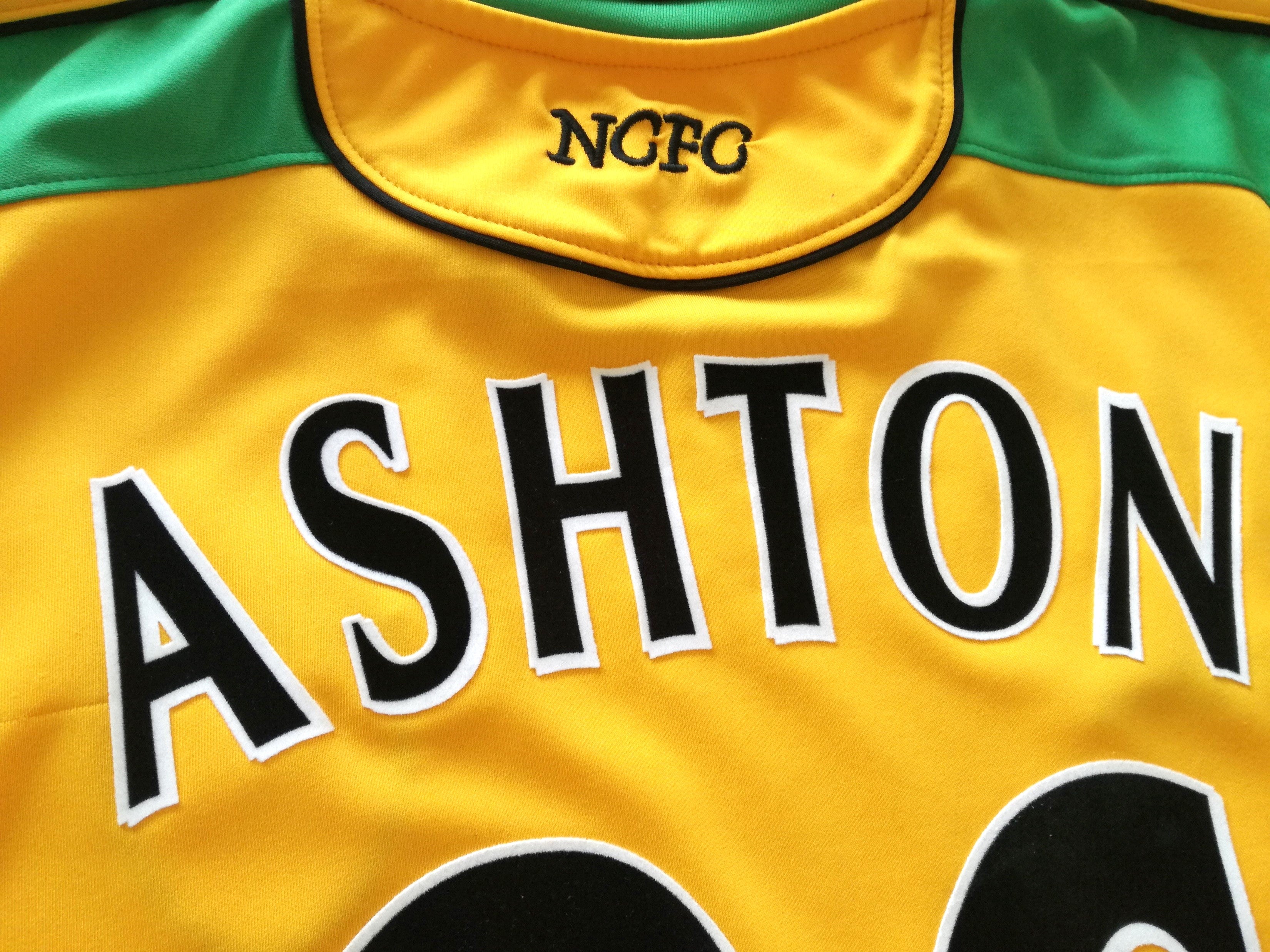 2004/05 Norwich City Home Premier League Football Shirt Ashton #36 (XL)