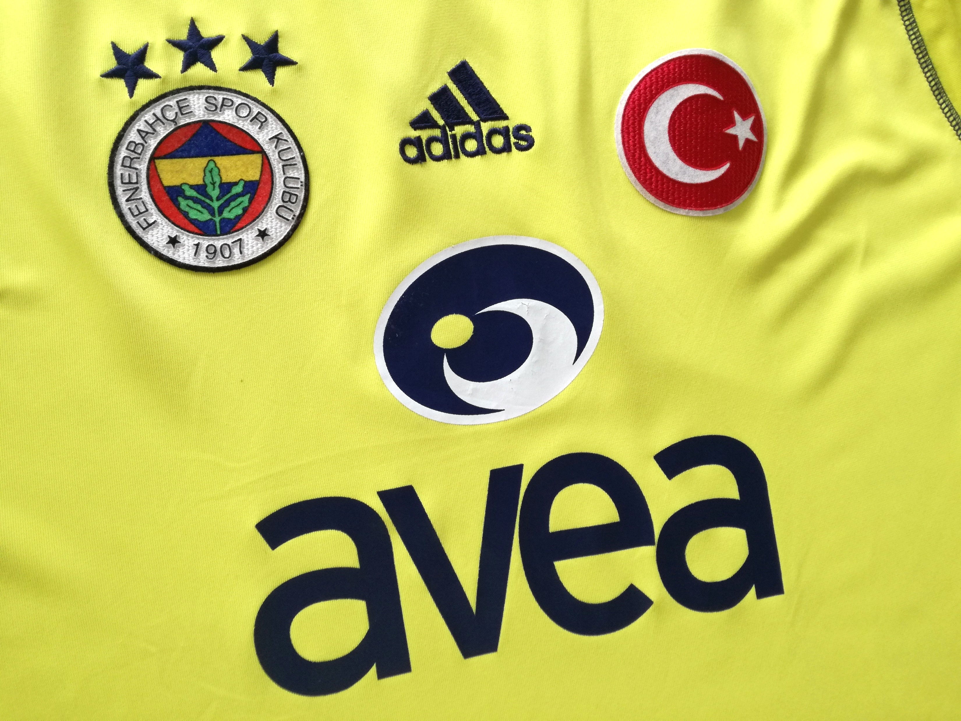 2004/05 Fenerbahce Away Football Shirt (S)