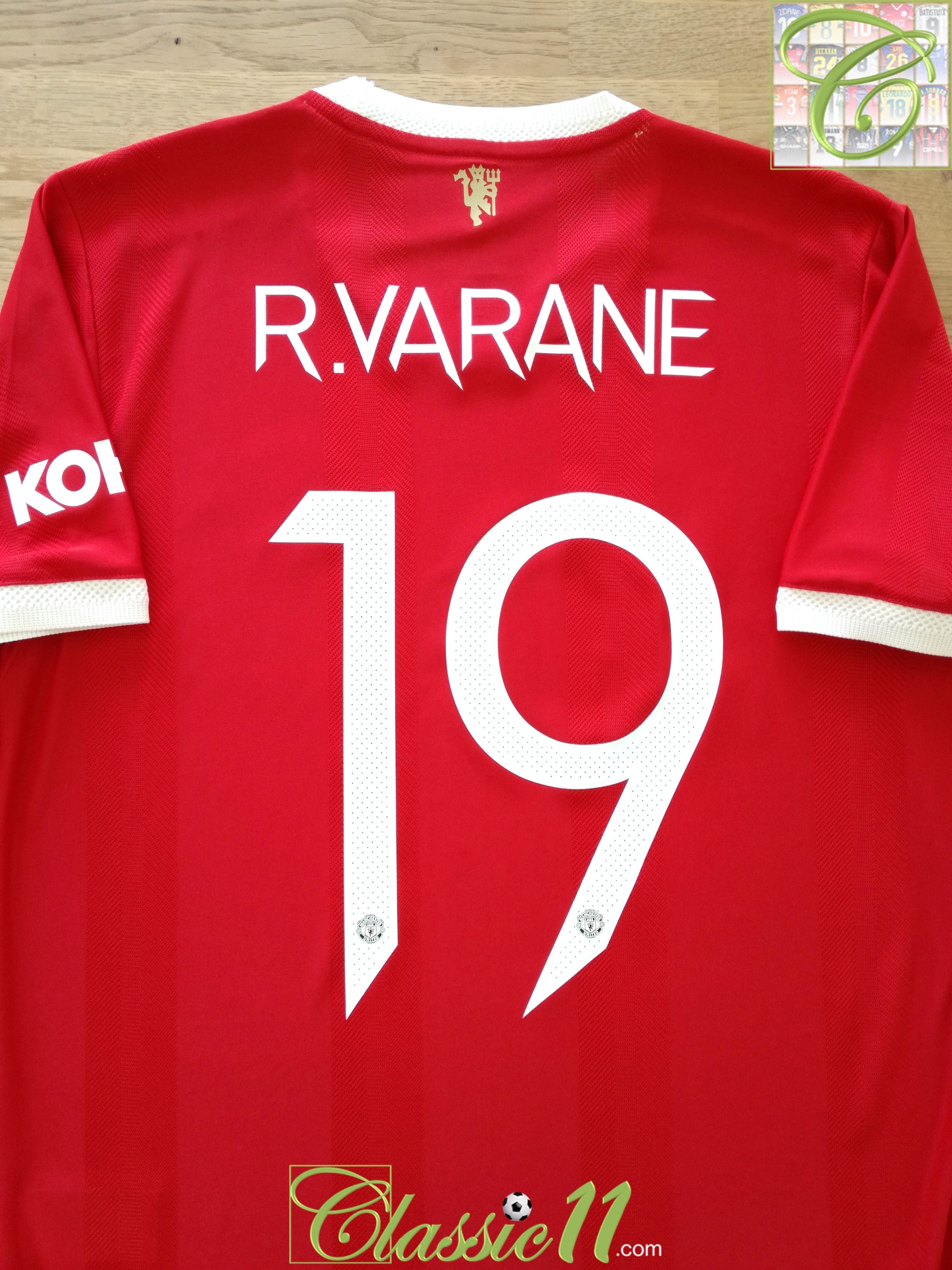 2021/22 Man Utd Home Football Shirt R. Varane #19 / Old Soccer