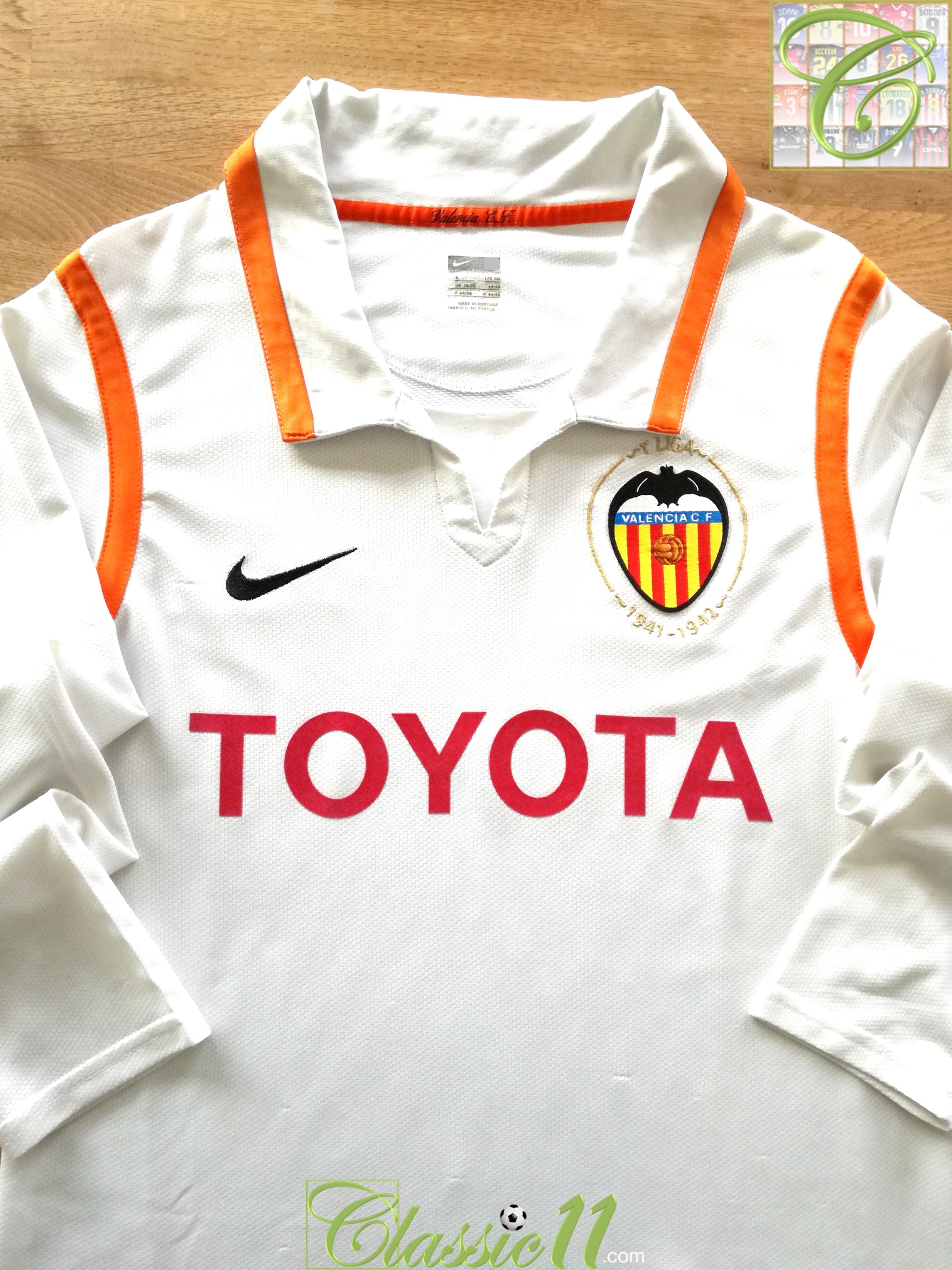 2007/08 Valencia Home Football Shirt. (S)