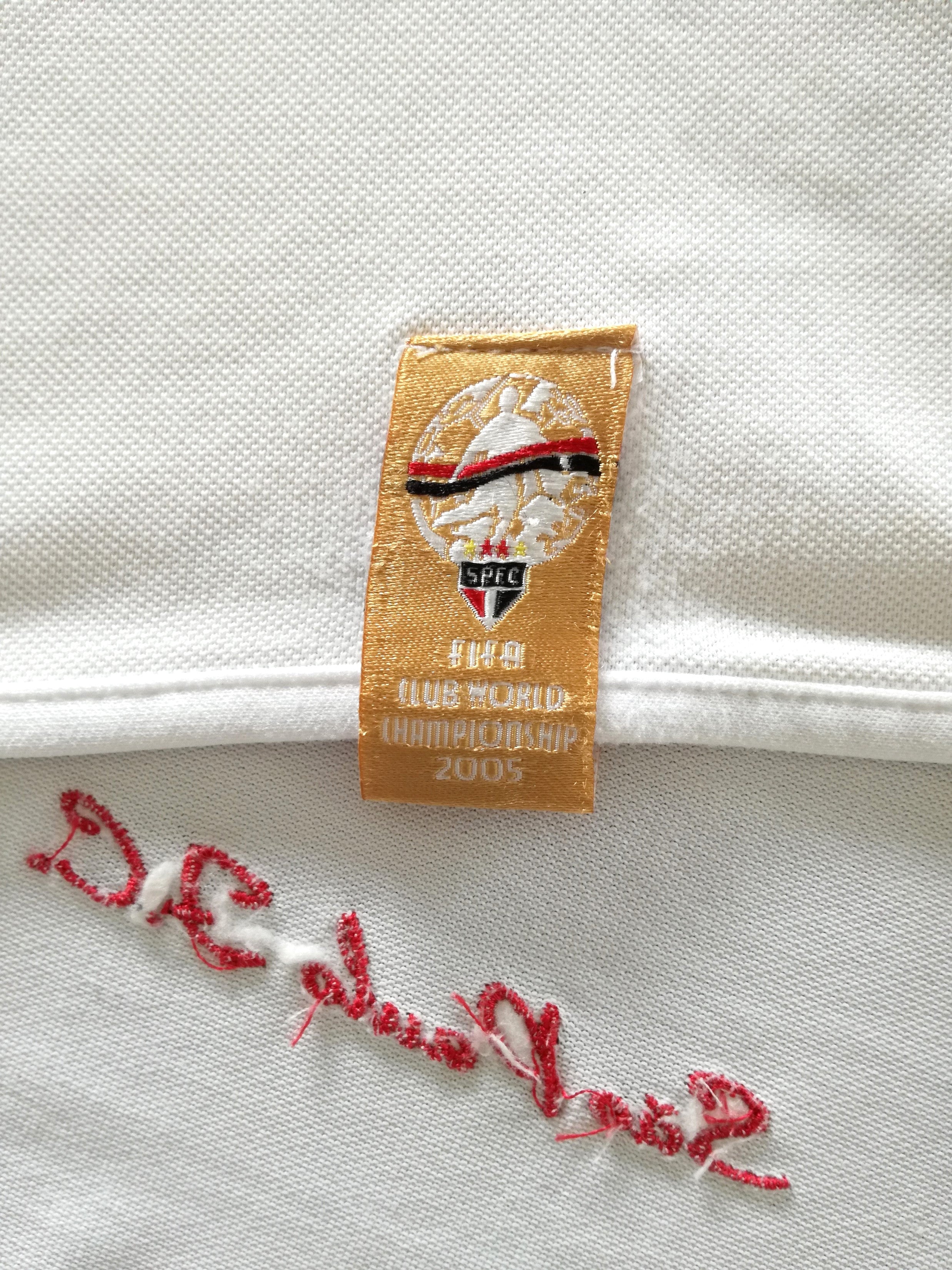 2005 Sao Paulo Home 'Club World Cup' Football Shirt. (M)