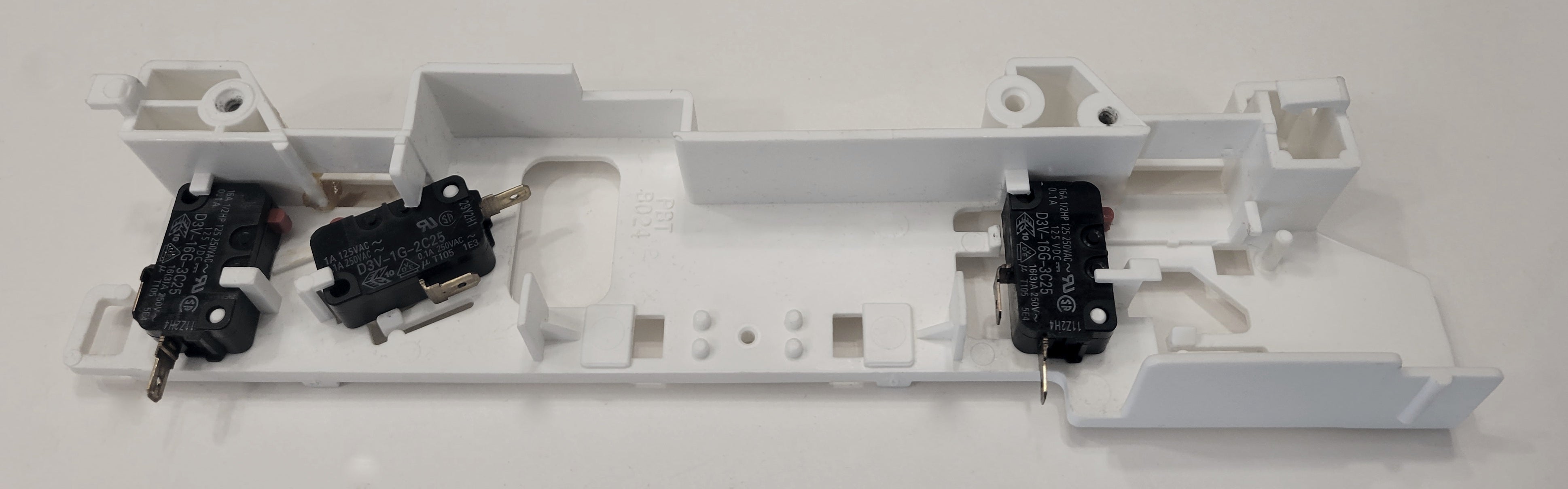 5304440289-frigidaire-microwave-door-latch-assembly