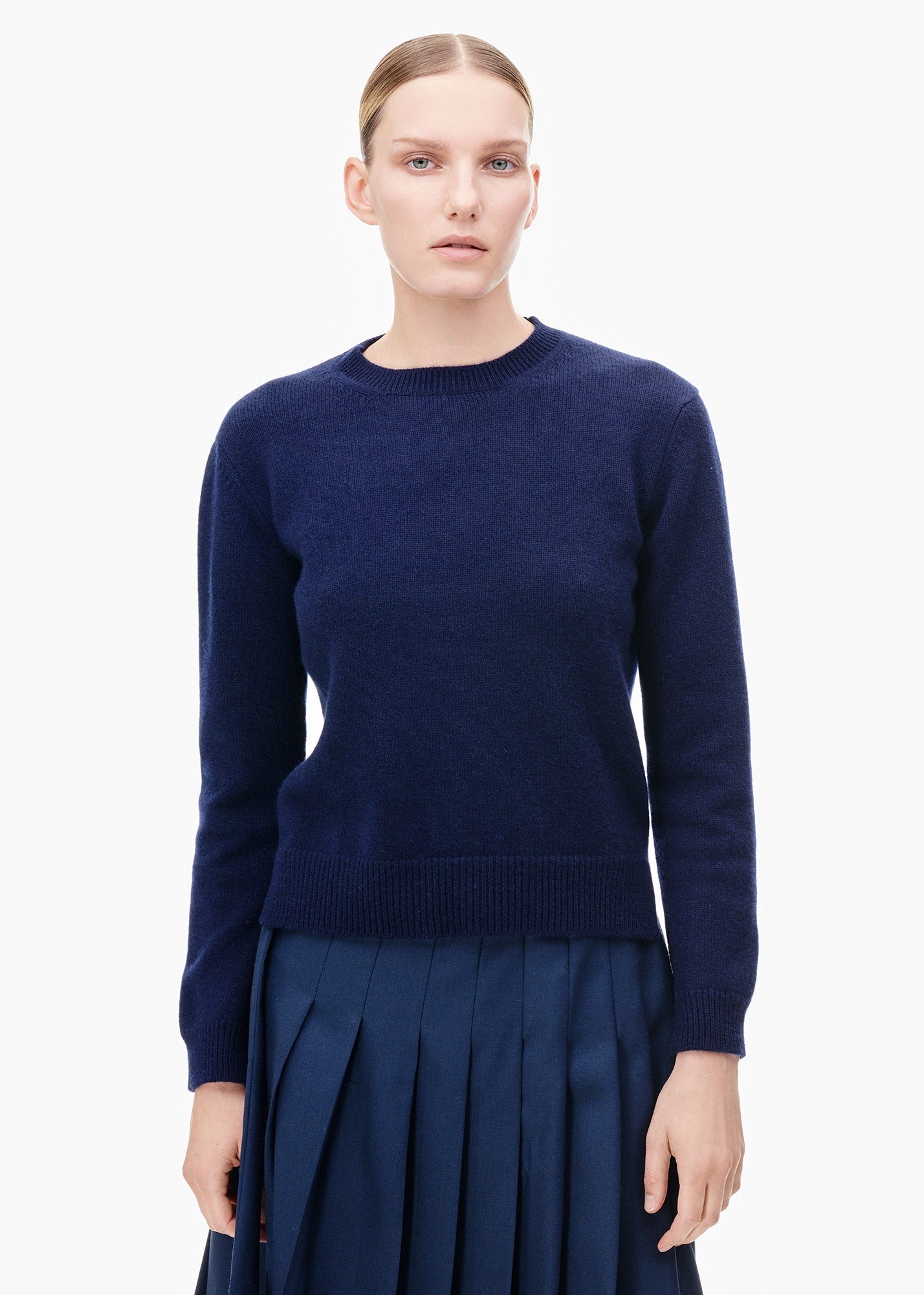 TIINA the STORE Round Neck Cashmere Sweater Navy | Tiina The Store