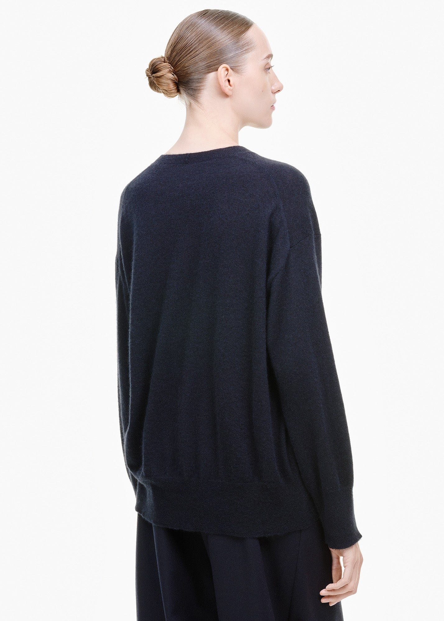 Cashmere/ Silk Round Neck Sweater Black