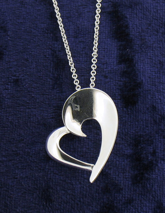 Silver Heart pendant and Chain SDEP289