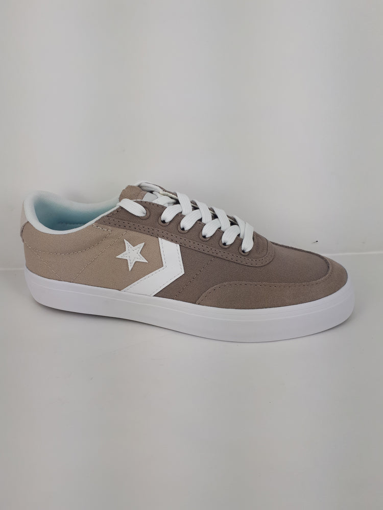 converse courtlandt low top sneaker